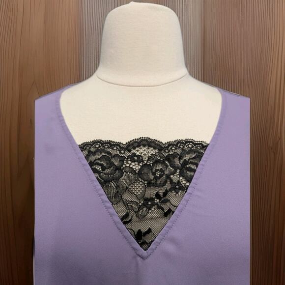 Torrid Size 1X Lavender Black Lace Blouse Sleeveless Pullover top - Picture 2 of 8